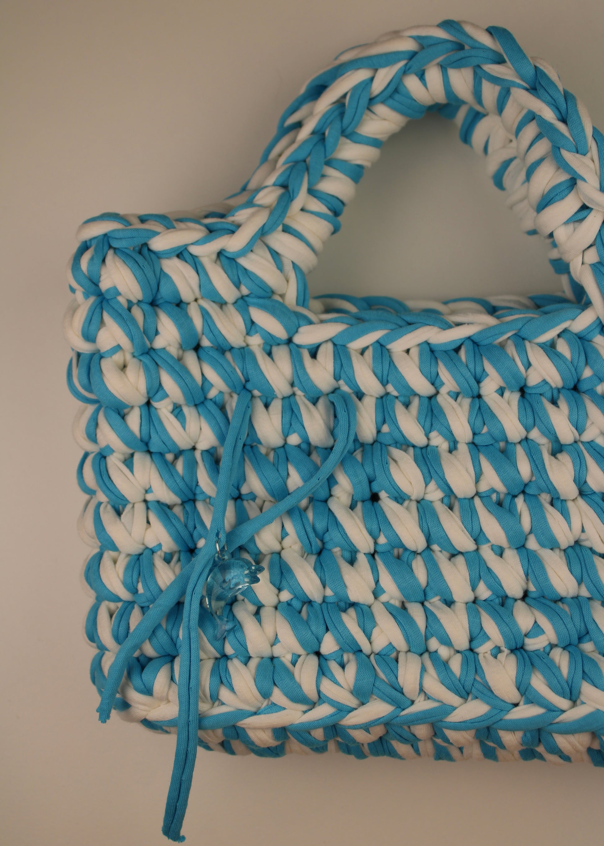 Shell Drop-Hand Bag